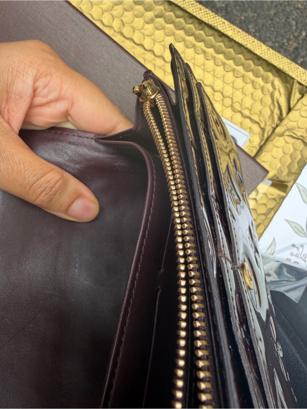 Louis Vuitton Vernis Sarah Wallet Burgundy Patent Leather Monogram Box Dust Bag - Picture 3 of 8